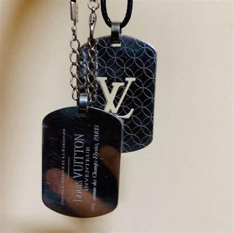 Louis Vuitton pendant men's